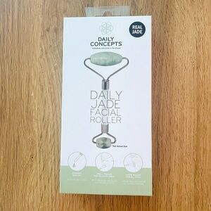 Daily Concepts Jade Facial Roller